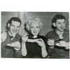 Image 1 : Marilyn Monroe and American GIs