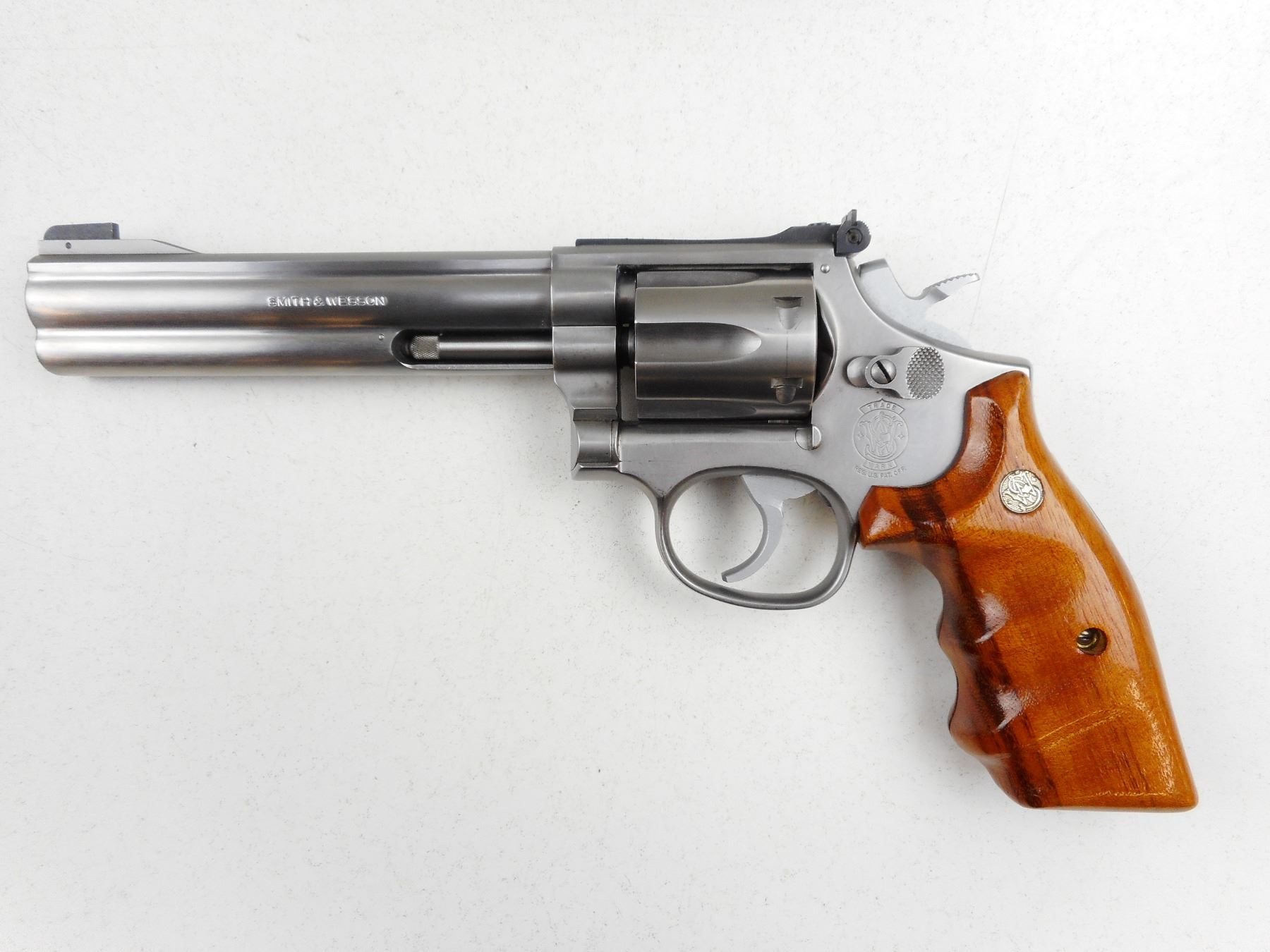SMITH WESSON MODEL 617 CALIBER 22LR smith-wesson-model-617-caliber-22lr