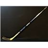 Image 3 : TREVOR LINDEN GAME USED STICK, AND AUTOGRAPHED SIGNATURE SERIES CARD ON PLAQUE