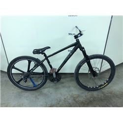 BLACK TREK 7.2 24 SPEED FRONT SUSPENSION MOUNTAIN, NO BRAKES