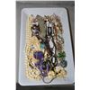 Image 1 : Tray lot of vintage and collectible jewellery including beaded necklaces, bracelet plus brooches, di