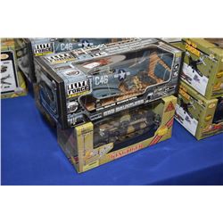 Two new in package 1:32 scale display models including Elite Force