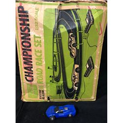 VINTAGE CHAMPIONSHIP ROAD RACE SET 1:32 SCALE W/ ORIGINAL BOX