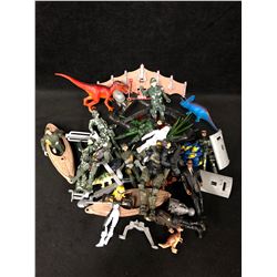 ACTION FIGURES/ WEAPONS & ACCESSORIES LOT