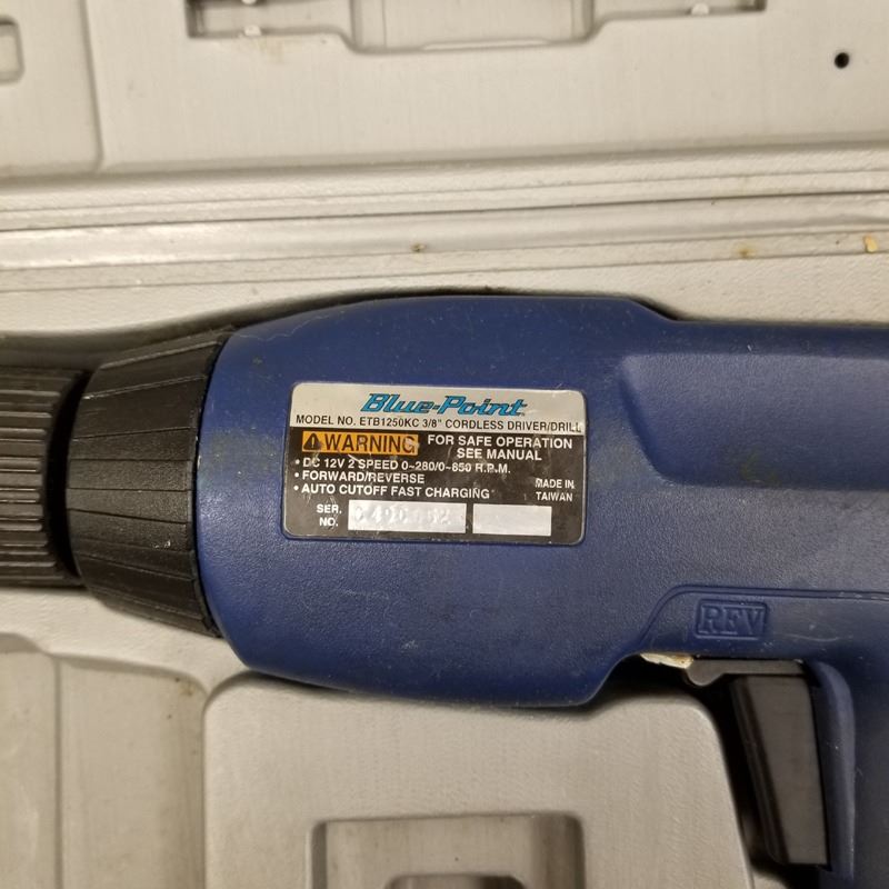 BATTERY POWERED DRILL/BLUE POINT WITH CASE/NO CHARGER