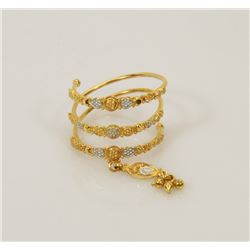 5) 21K YELLOW GOLD RING W/ RHODIUM PLATED ACCENTS