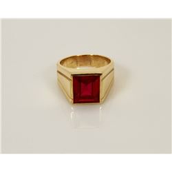 19) 10K YELLOW GOLD SYNTHETIC RUBY GEMSTONE RING