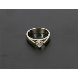 22) 10K WHITE GOLD DIAMOND SOLITAIRE RING