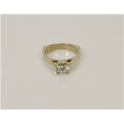 51) 10K WHITE GOLD DIAMOND SOLITAIRE RING