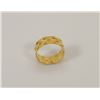 Image 3 : 55) 21K YELLOW GOLD FANCY DESIGN BAND RING