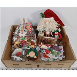 FLAT OF ASSORTED CHRISTMAS DÉCOR