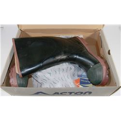 PAIR OF PROTECTO WORK BOOTS SIZE 9