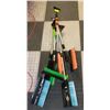 Image 1 : 6 NEW EXPANDABLE METAL SNOW BRUSHES
