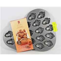 NEW ACORN MINI CAKE SHEET/PAN