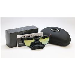 OAKLEY LATCH MATTE OLIVE INK/EMERALD IRIDIUM