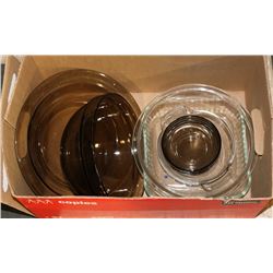 LOT OF PYREX BOWLS AND BAKING DISHES