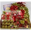 Image 1 : 1 FLAT OF ASSORTED RED AND GOLD CHRISTMAS