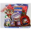 Image 1 : FLAT OF CHRISTMAS DECORATIONS AND COOKIE CUTTERS