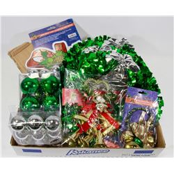 LOT OF ASSORTED CHRISTMAS DECORATIONS AND ITEMS