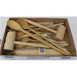 ESTATE LOT OF WOOD KITCHEN UTENSILS