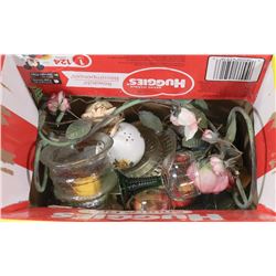 BOX OF ASSORTED RETRO DECORATIONS