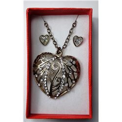 6) GOLD TONE & CRYSTAL OPEN WORK HEART