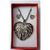 Image 1 : 6) GOLD TONE & CRYSTAL OPEN WORK HEART