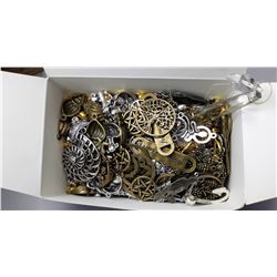 4)  LOT OF 436 GRAMS OF ASSORTED CHARMS