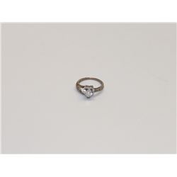 .925 SILVER HEART RING W/CUBIC ZIRCONIAS -