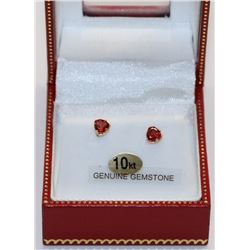 GARNET STUD EARRINGS.