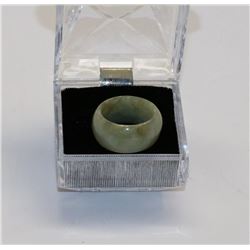 JADE RING - APPROX SIZE 8.5