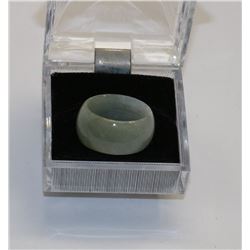 JADE RING - APPROX SIZE 8.5
