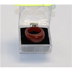 CARNELIAN STONE RING - APPROX SIZE 9.5