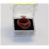 Image 1 : CARNELIAN STONE RING - APPROX SIZE 9.5