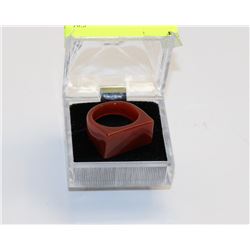 CARNELIAN STONE RING - APPROX SIZE 10.5