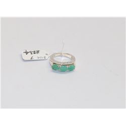 NEW STERLING 925 SILVER EMERALD STONE RING SIZE 7.