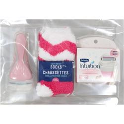 SCHICK WOMENS SHAVING KIT - PINK