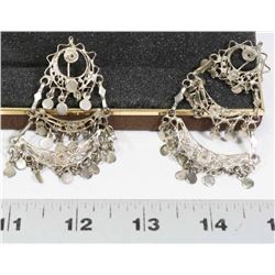VINTAGE ESTATE NATIVE STYLE DANGLE EARRINGS
