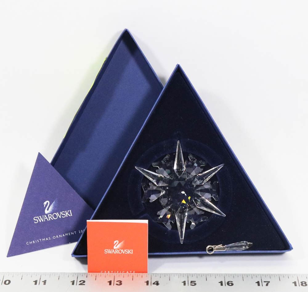 2002 SWAROVSKI CRYSTAL CHRISTMAS ORNAMENT