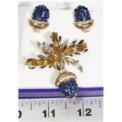 VINTAGE BLUE RHINESTONE BROOCH AND EARRING SET.