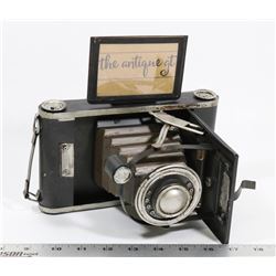VINTAGE STYLE METAL CAMERA DECORATION