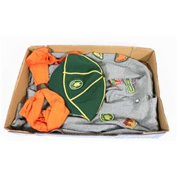 VINTAGE 1976-1977 WOLF-CUB UNIFORM W/ BADGES &