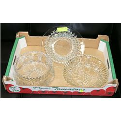 SET OF 3 GLASS SERVING DISHES.