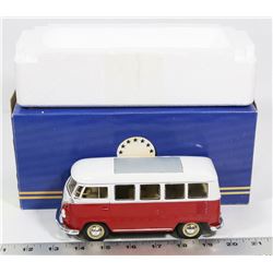1:24 1962 VOLKSWAGEN CLASSIC BUS, WELLY DIE CAST
