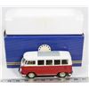 Image 1 : 1:24 1962 VOLKSWAGEN CLASSIC BUS, WELLY DIE CAST