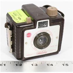 VINTAGE KODAK HOLIDAY CAMERA