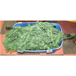 7FT LIGHTED XMAS TREE