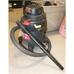 4 GALLON SHOP VAC
