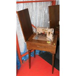 VINTAGE SINGER SEWING MACHINE