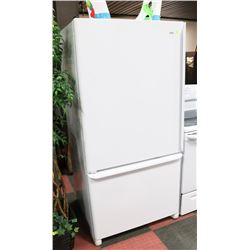 KENMORE BOTTOM MOUNT WHITE FRIDGE